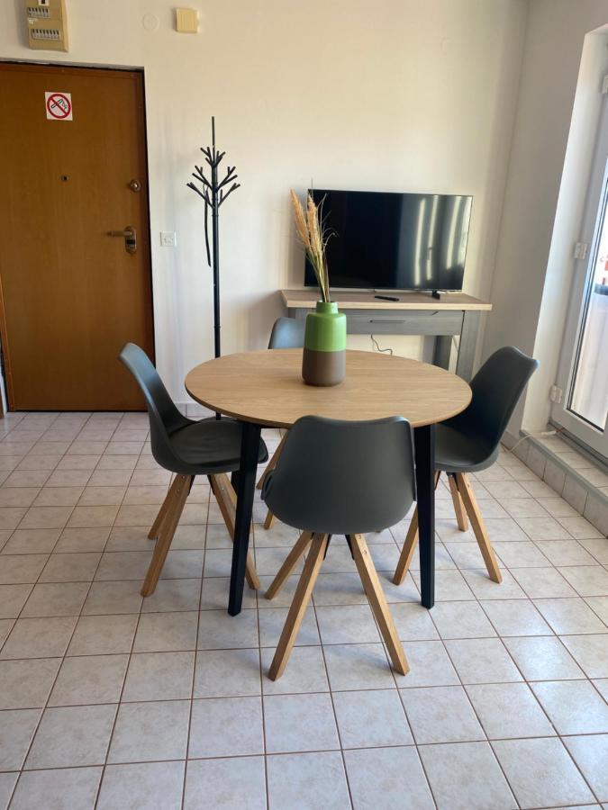 Apartment Privlaka Direkt Am Strand Mit Klima Und Neuem Badezimmer Haustiere Sind Willkommen Εξωτερικό φωτογραφία