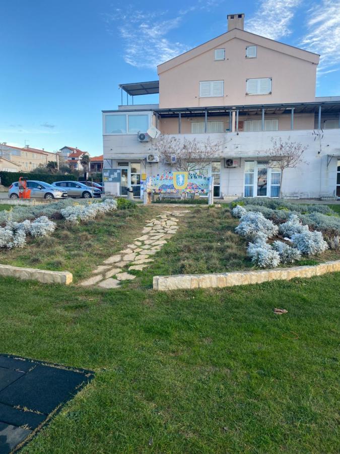 Apartment Privlaka Direkt Am Strand Mit Klima Und Neuem Badezimmer Haustiere Sind Willkommen Εξωτερικό φωτογραφία